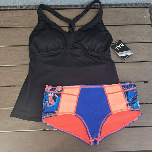 TYR  Solid Black Halter Twisted Tank (16) & Flor Florest  Boy Shorts (XL) NEW - Picture 1 of 7